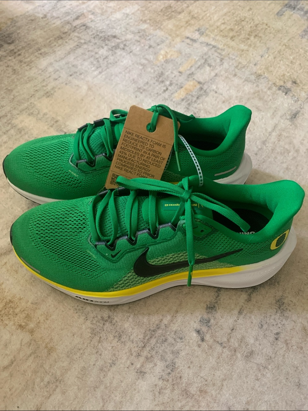 New Mens Nike University of Oregon Green and Yellow Lightweight Running Sneakers